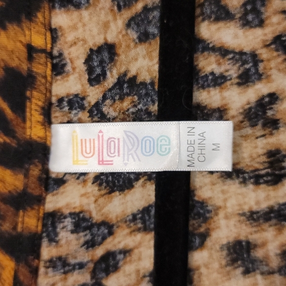 NWOT Lularoe Leopard Christy Tee Shirt - Medium - Picture 3 of 4